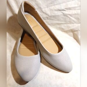 Kelly & Katie Arlie Perforated Ballet Flats - Size 9.5